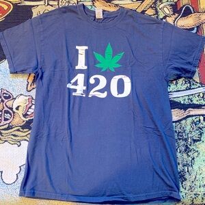 I ❤️420 t-shirt. Like new!